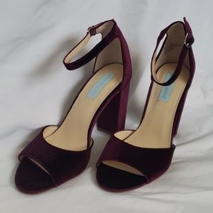 NEW Betsy Johnson Burgundy Velvet Heels
